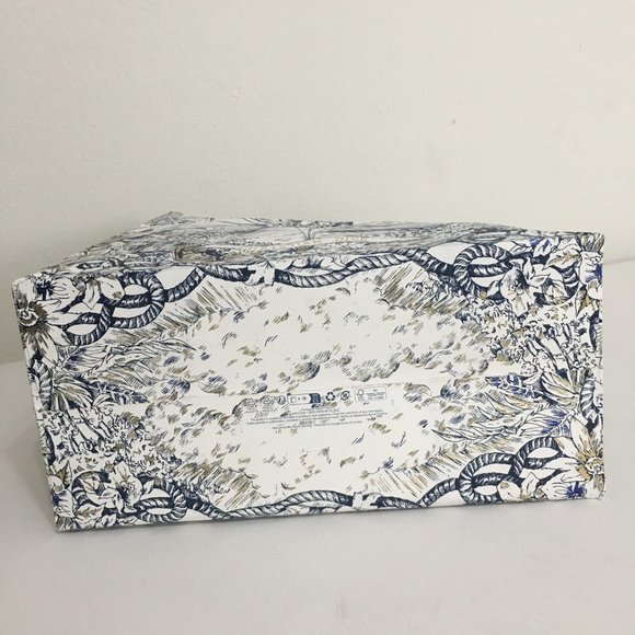 Dior 2022 Holiday Nautical Toile Gift Bag 17x14x6.5" w/Gold Star Charm RARE!! - Picture 8 of 16
